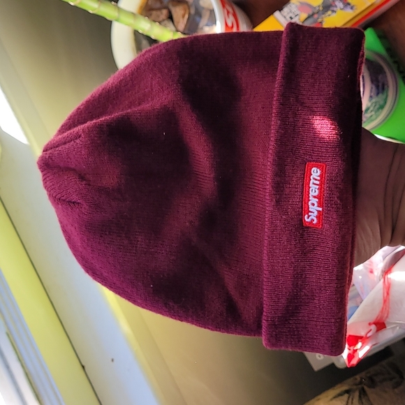 Supreme Maroon Tonal Box Logo Beanie - Picture 2 of 3